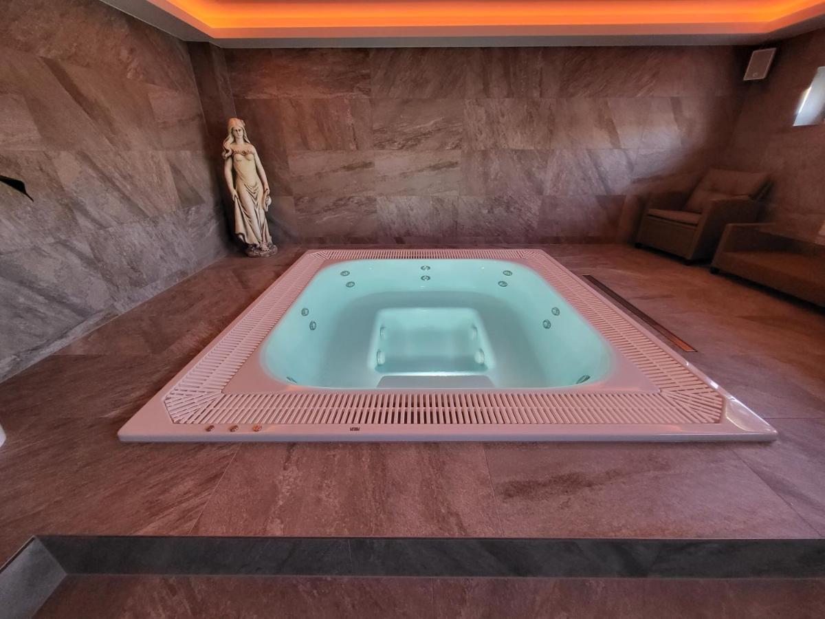 Chaty Krusetnica S Luxusnym Privatnym Wellness Exterior photo